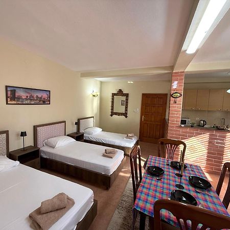 Shkodra Guest House & Trips Esterno foto