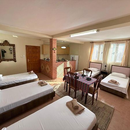 Shkodra Guest House & Trips Esterno foto