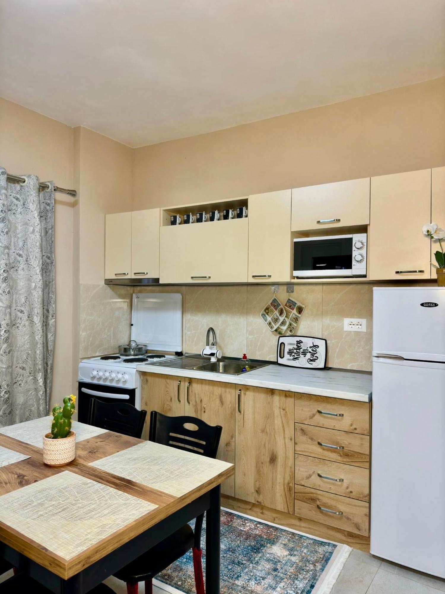 Shkodra Guest House & Trips Esterno foto