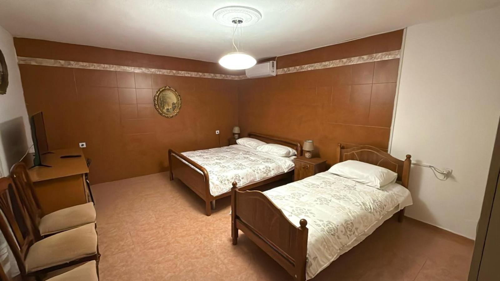 Shkodra Guest House & Trips Esterno foto