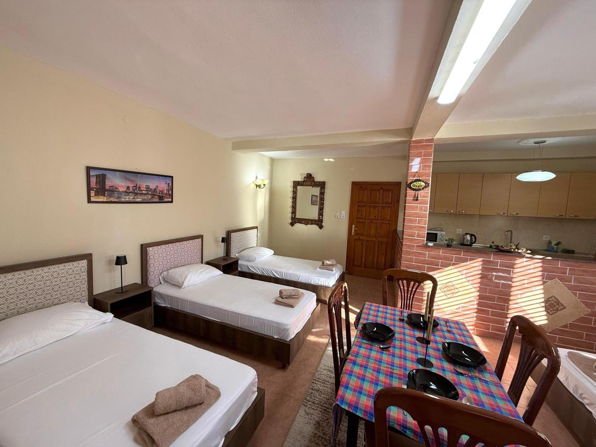 Shkodra Guest House & Trips Esterno foto