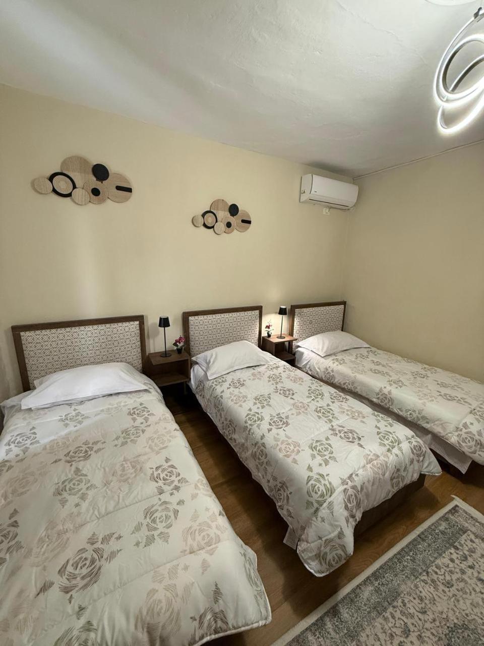 Shkodra Guest House & Trips Esterno foto