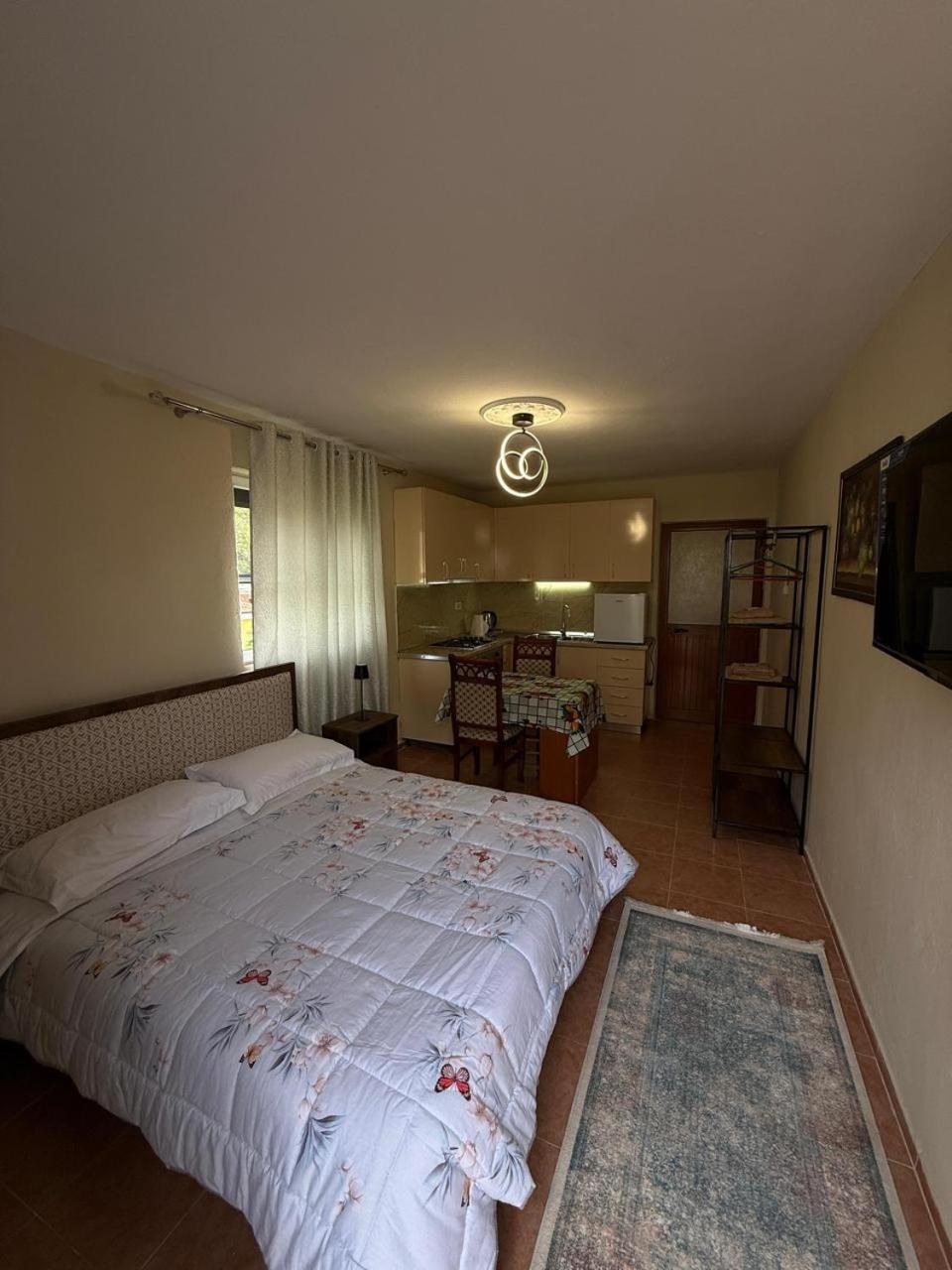 Shkodra Guest House & Trips Esterno foto